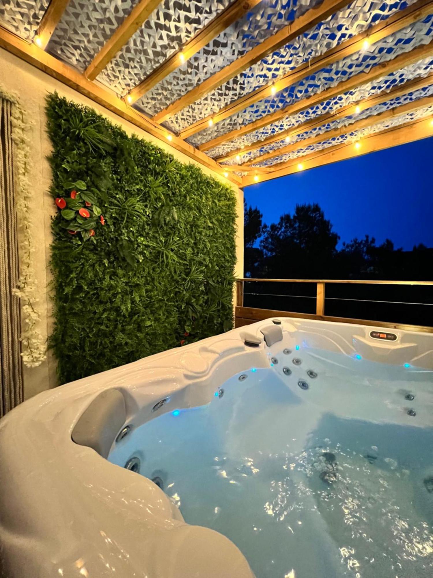 Love Room Tente Lodge Spa Mfg Chez C&C, Exclusivement Reservee Aux Adultes Cantaron Exteriör bild