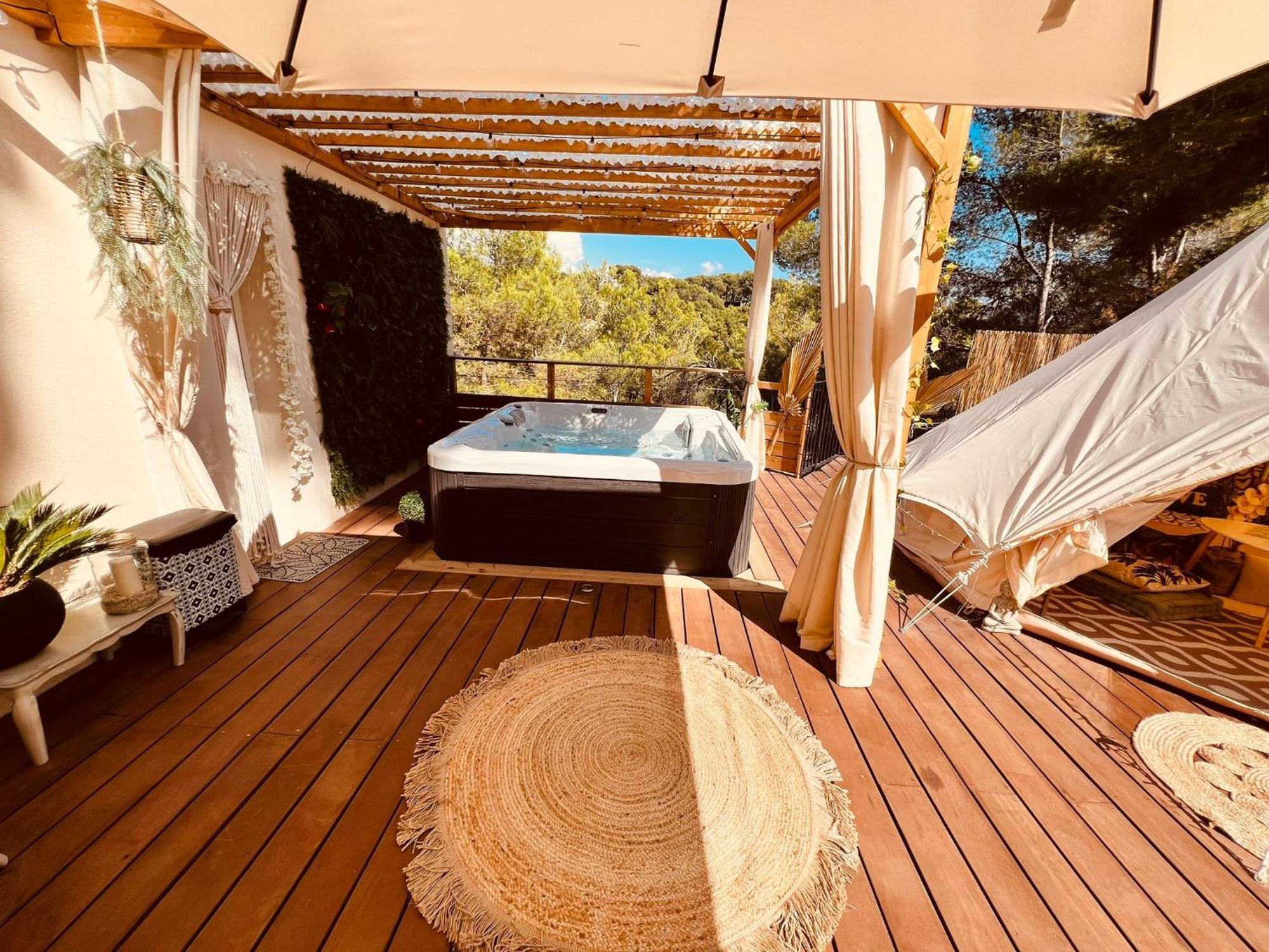 Love Room Tente Lodge Spa Mfg Chez C&C, Exclusivement Reservee Aux Adultes Cantaron Exteriör bild