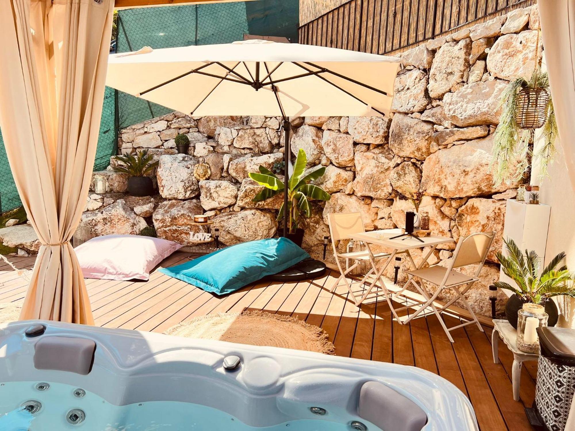 Love Room Tente Lodge Spa Mfg Chez C&C, Exclusivement Reservee Aux Adultes Cantaron Exteriör bild